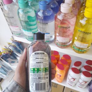 Alternative view of ژل‌ آرایش پاک کن میسلار زغالی ۳ در ۱ گارنیر مناسب پوست مستعد جوش سر سیاه حجم ۴۰۰ میلی